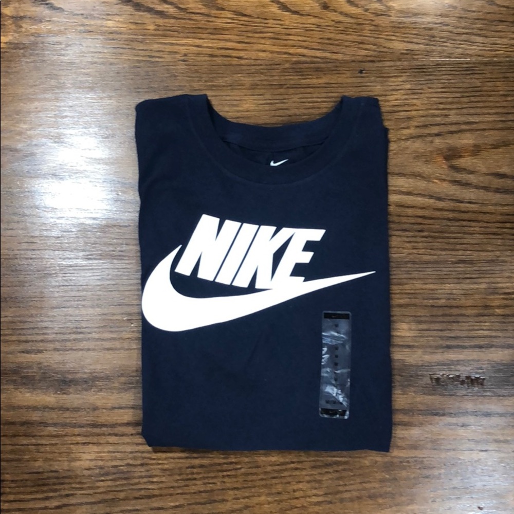 NWT Nike Short Sleeve